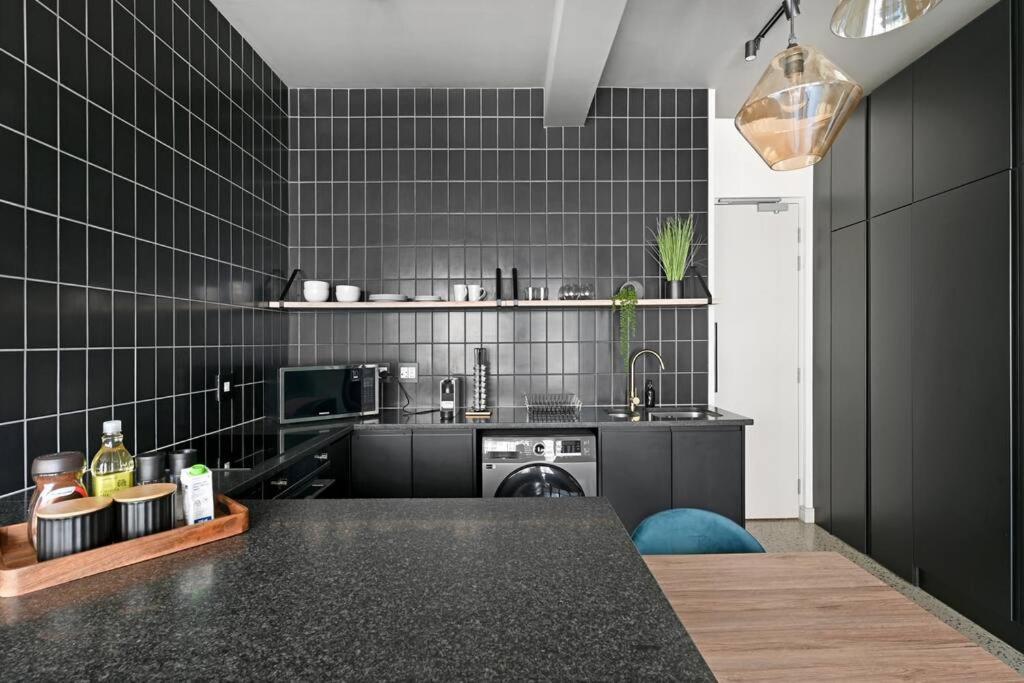 Zainab - Modern Centre Aprt- And Mountain Views! * Cape Town
