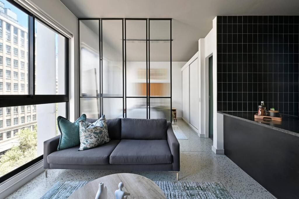 Zainab - Modern Centre Aprt- And Mountain Views! * Cape Town