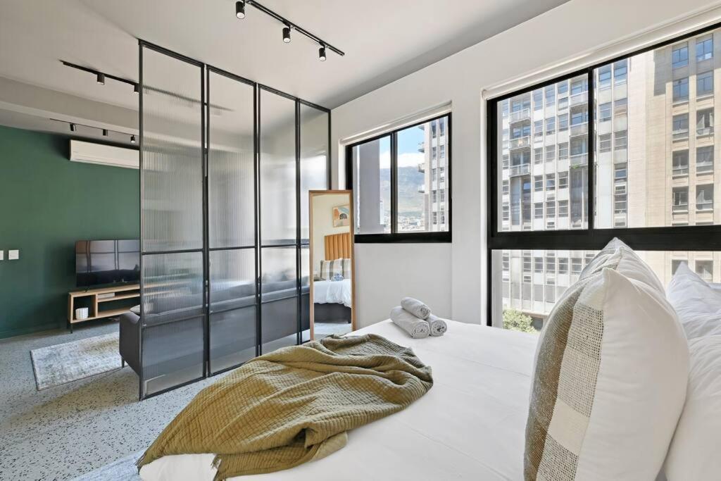 Zainab - Modern Centre Aprt- And Mountain Views! Apartment *