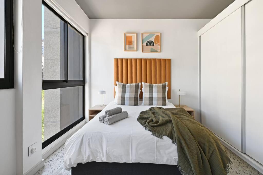 Zainab - Modern Centre Aprt- And Mountain Views! Cape Town